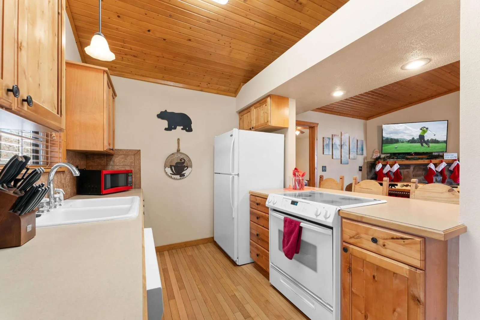 Kitchen before: cream walls